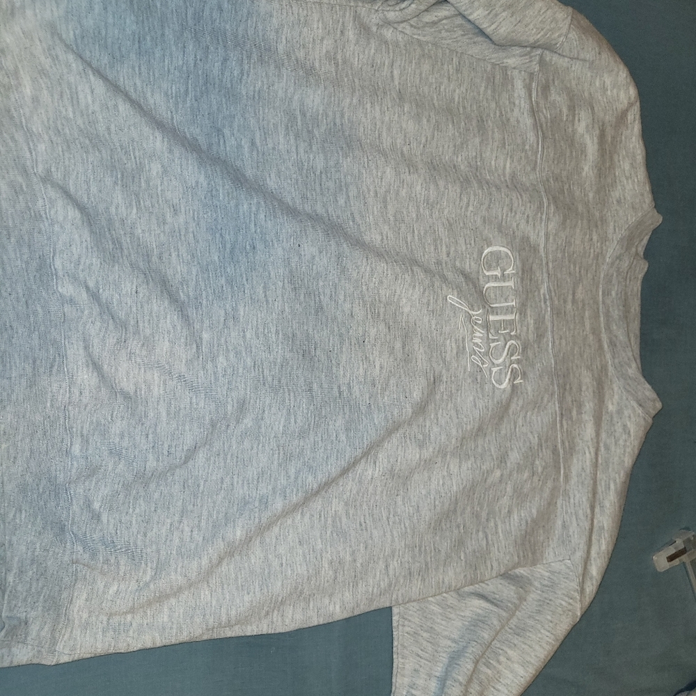 Guess sweatshirt